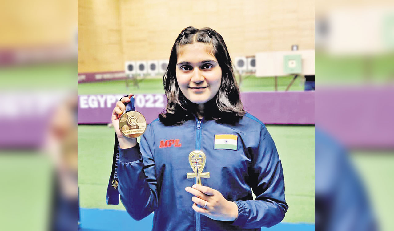 Hyderabad’s Esha shoots gold at ISSF World Championship