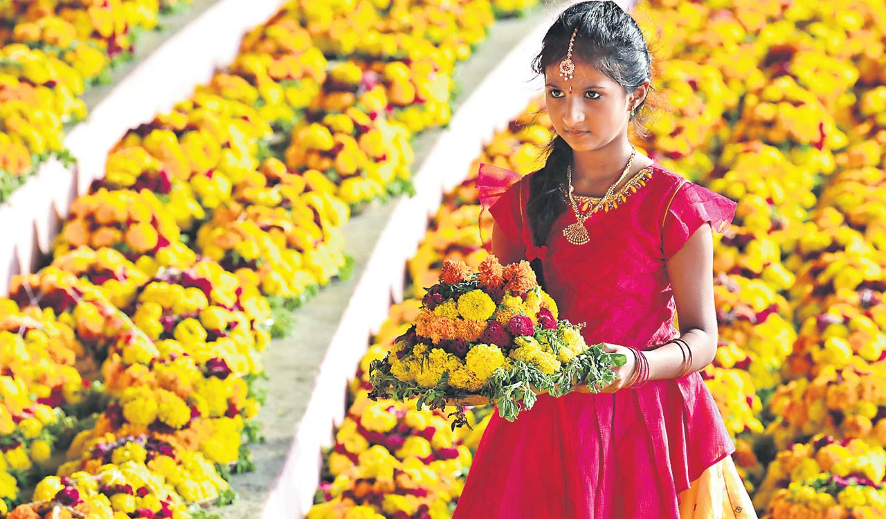 Grandeur marks end of Telangana’s floral fest ‘Bathukamma’