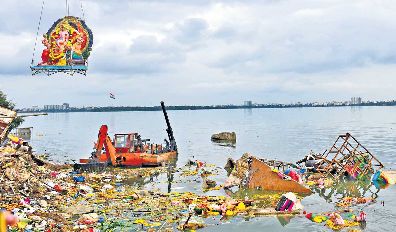 Push for clay idols leaves Hussain Sagar less polluted