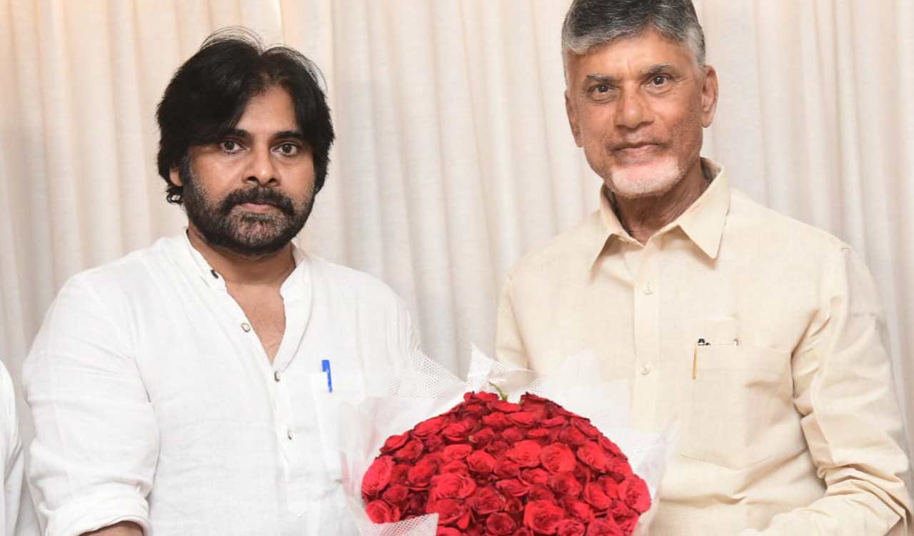Chandrababu Naidu, Pawan Kalyan come together in Vijayawada