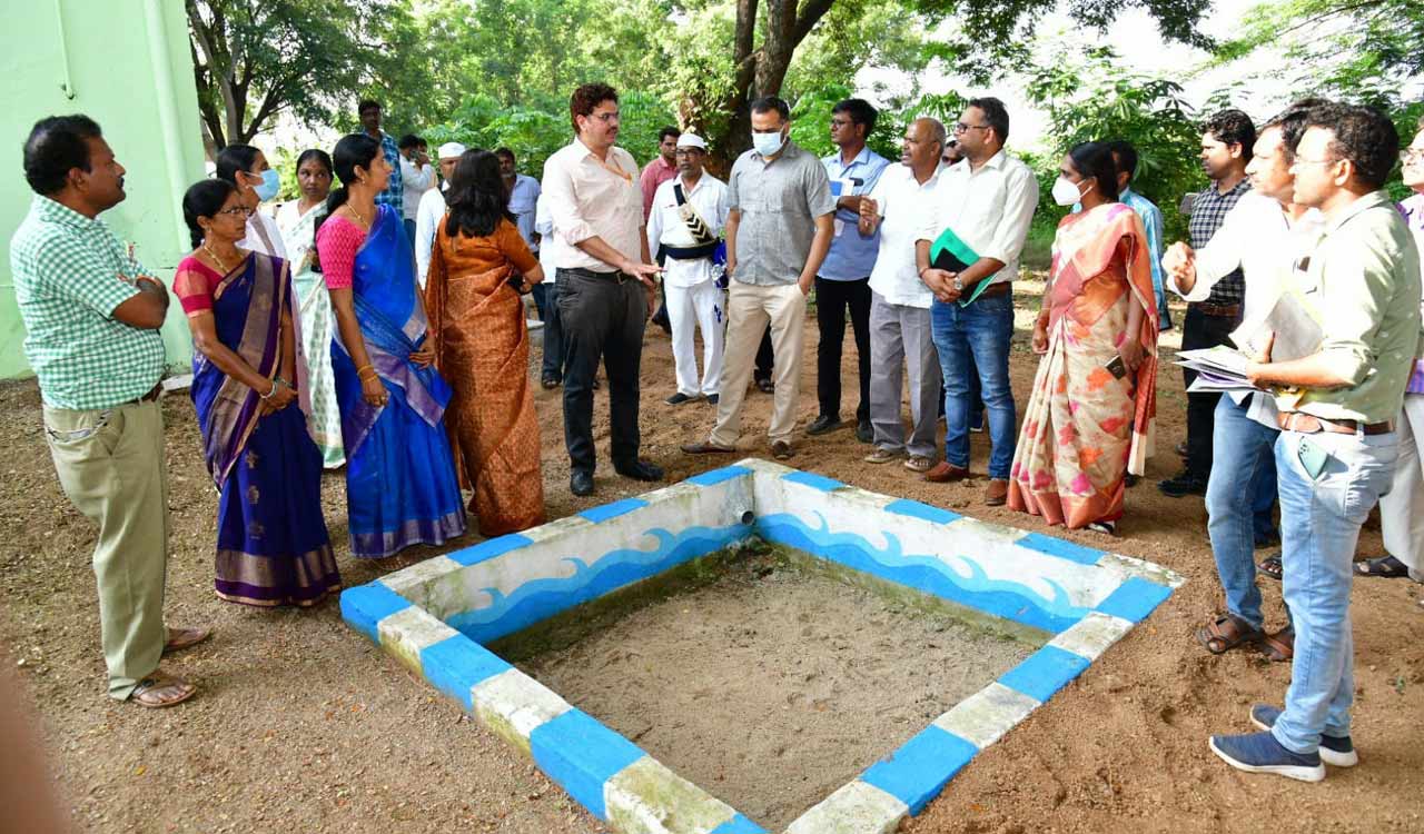 Karimnagar: NITI Aayog deputy secretary praises Haritha Haram