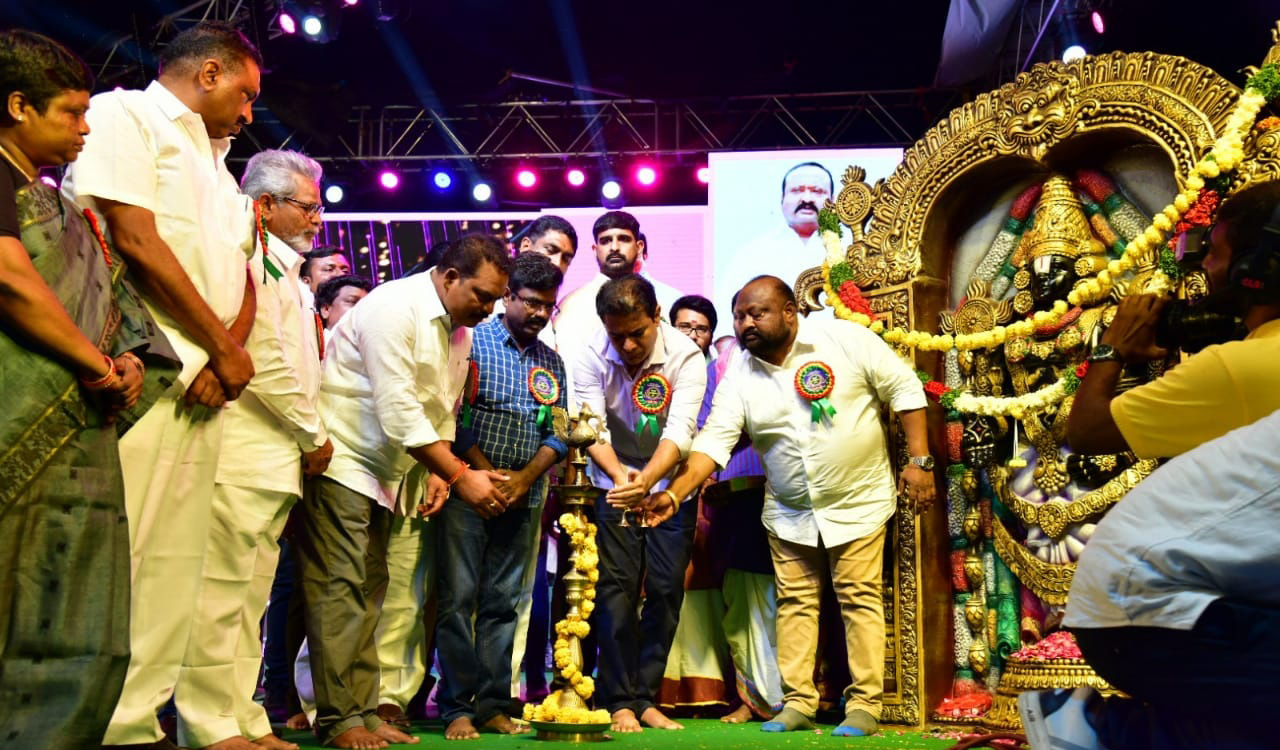 KTR participates in Karimnagar Kalotsavalu