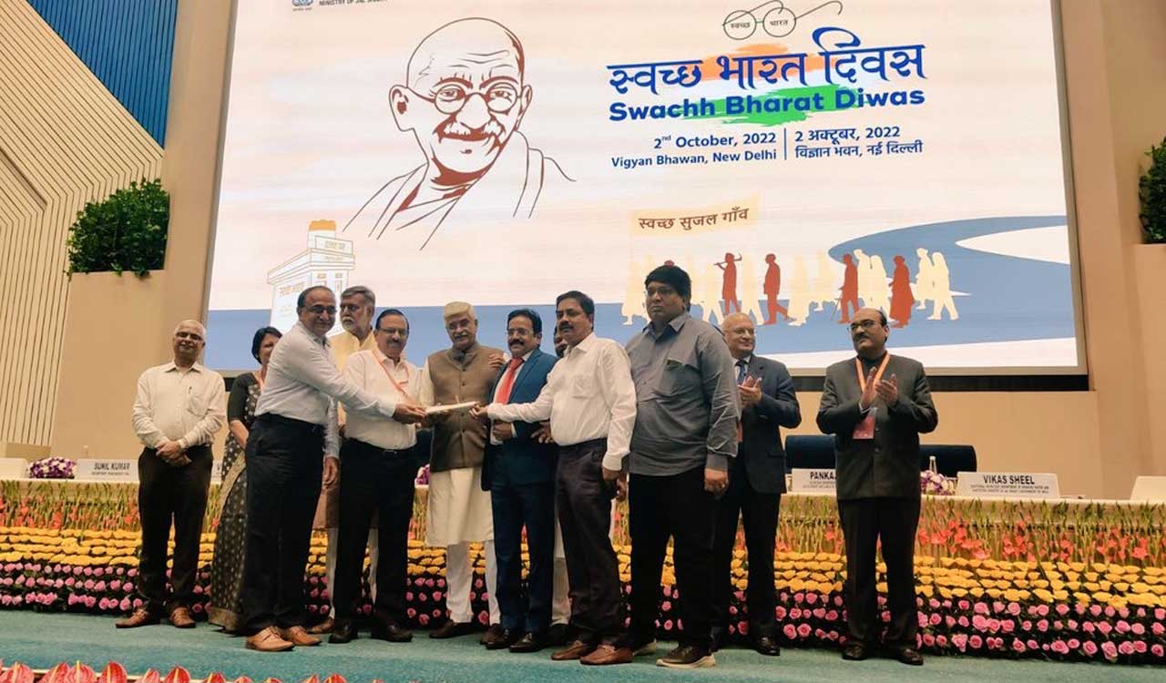 Mission Bhagiratha team receives award in New Delhi