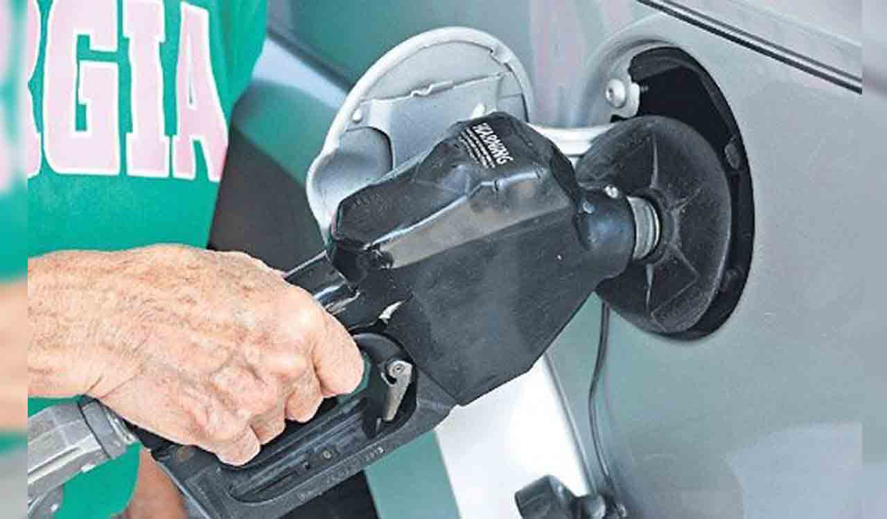 No fuel at Delhi petrol pumps without PUC certificate from Oct 25