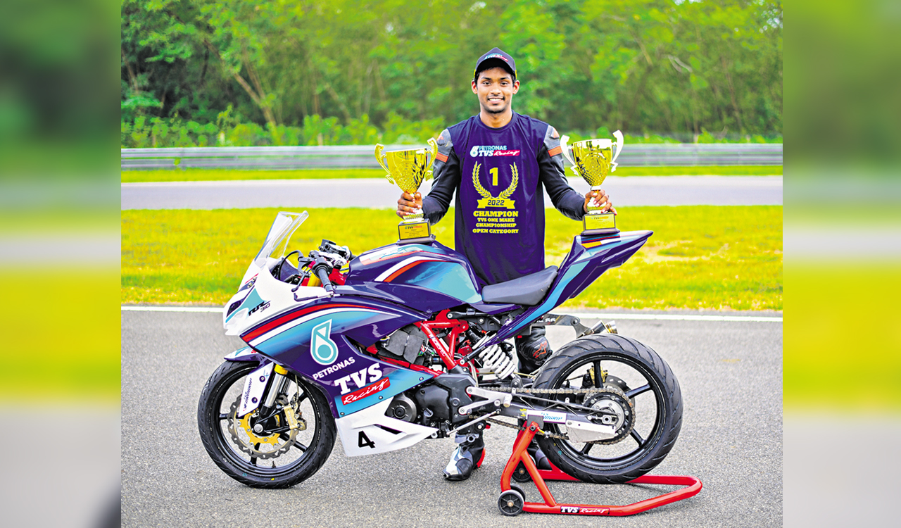 Motorcycle Racing: Rahil Shetty races to victory