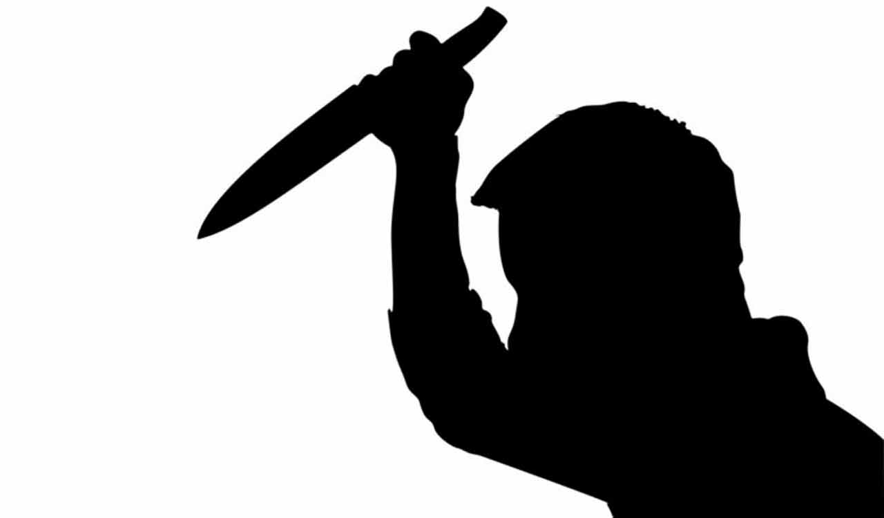 Man stabs girl to death for spurning love in Kakinada