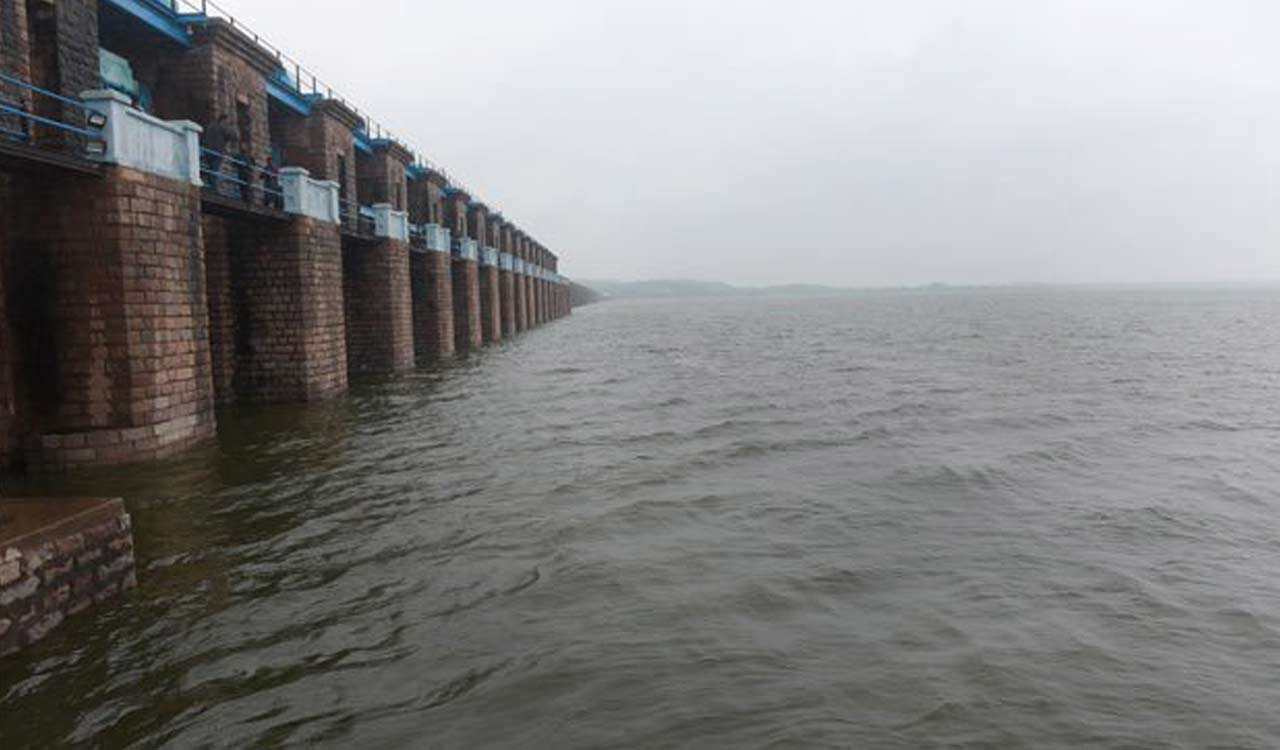 Twin reservoirs in Hyderabad reach FTL, two gates lifted