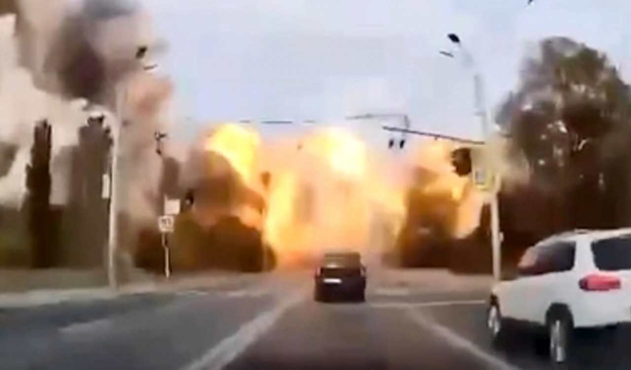 Blackouts in over 1,000 Ukraine towns after massive Russian rocket attacks