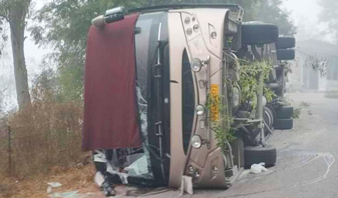 16 tourists injured as bus overturns near Himachal Pradesh’s Bilaspur
