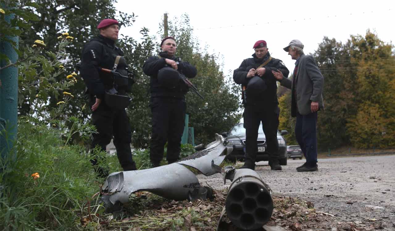 50 Ukrainian servicemen freed in prisoner swap with Russia