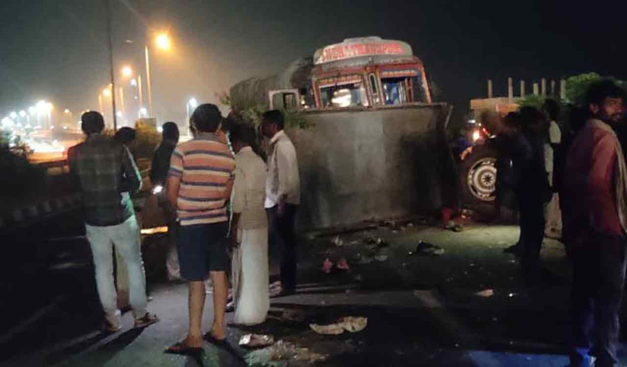 Lack of service road led to ghastly accident in Suryapet