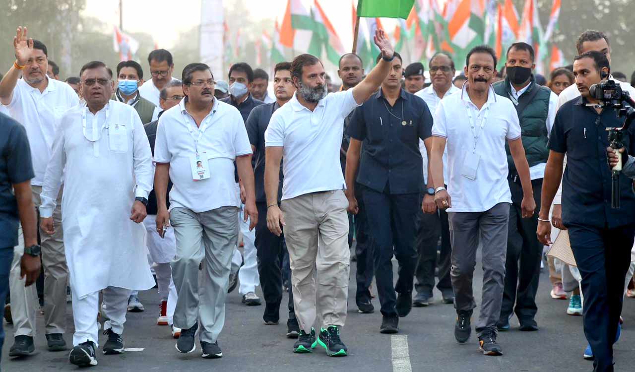 Bharat Jodo Yatra proceeds to Shegaon in its last leg in Maharashtra