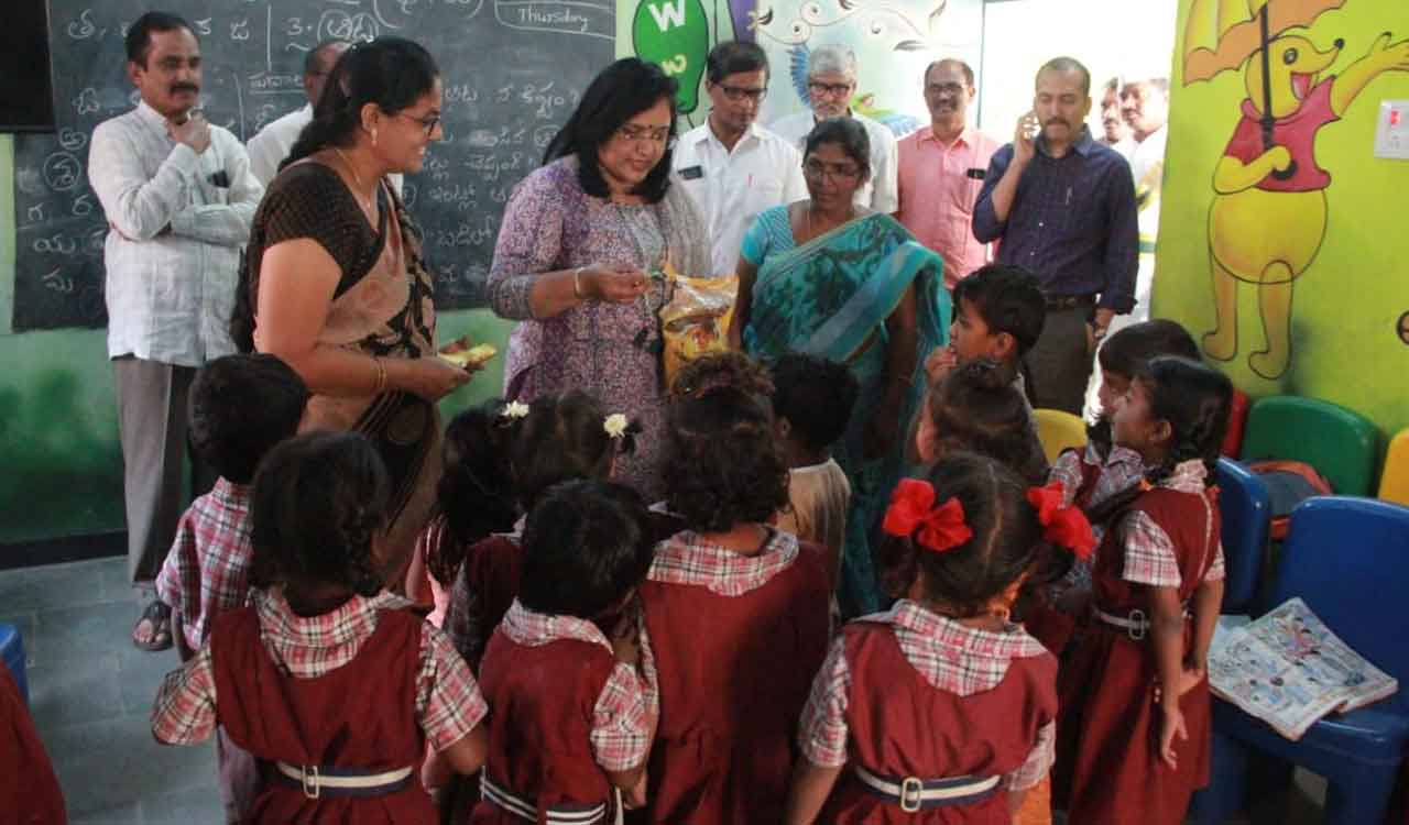 Siddipet: Commissioner of School Education inspects Mana Ooru Mana Badi works