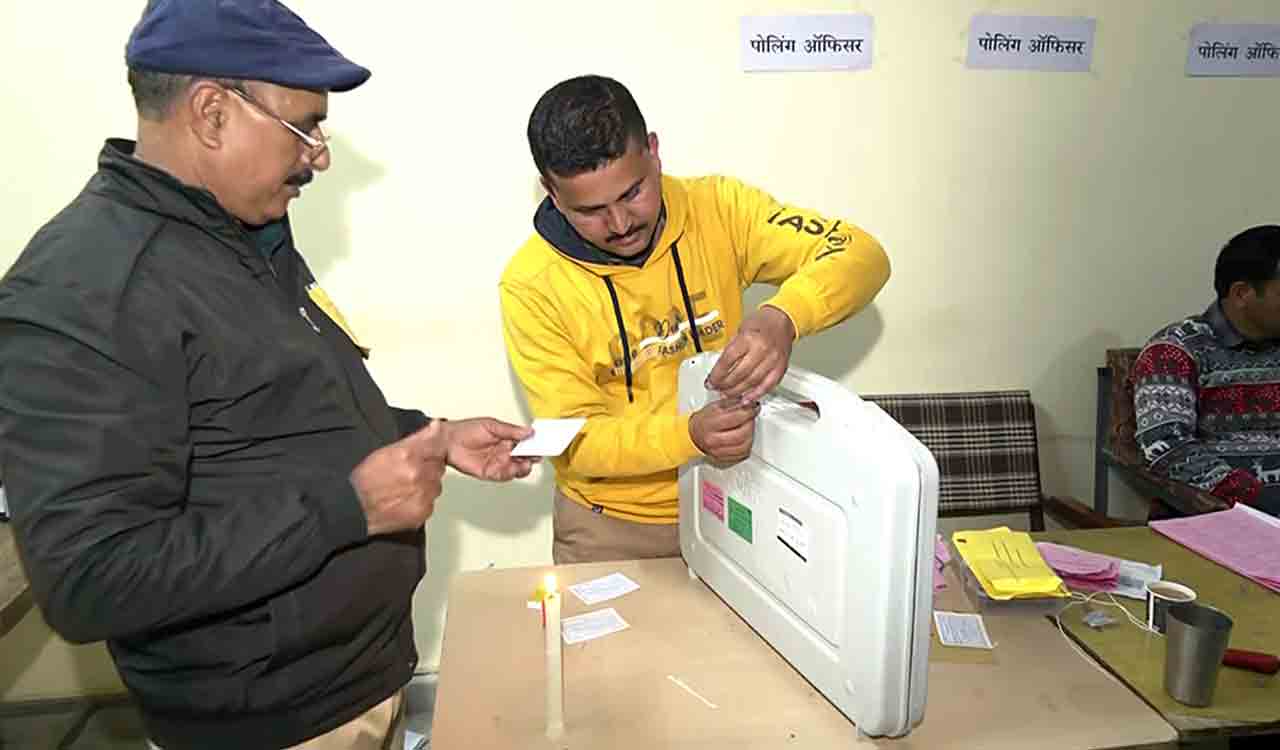 Nearly 66 pc polling in Himachal Pradesh as voters brave cold, trudge through snow