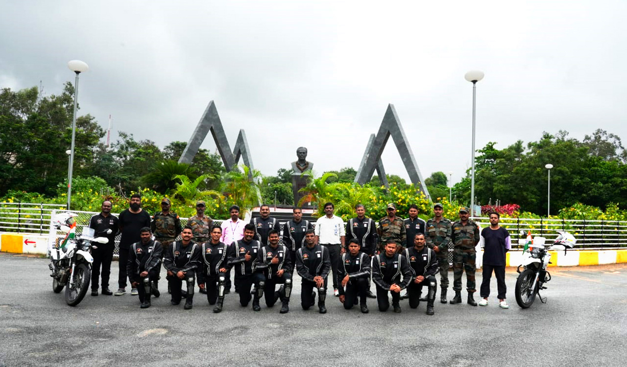 Hyderabad: Dakshin Bharat Motor Cycle Expedition flagged off