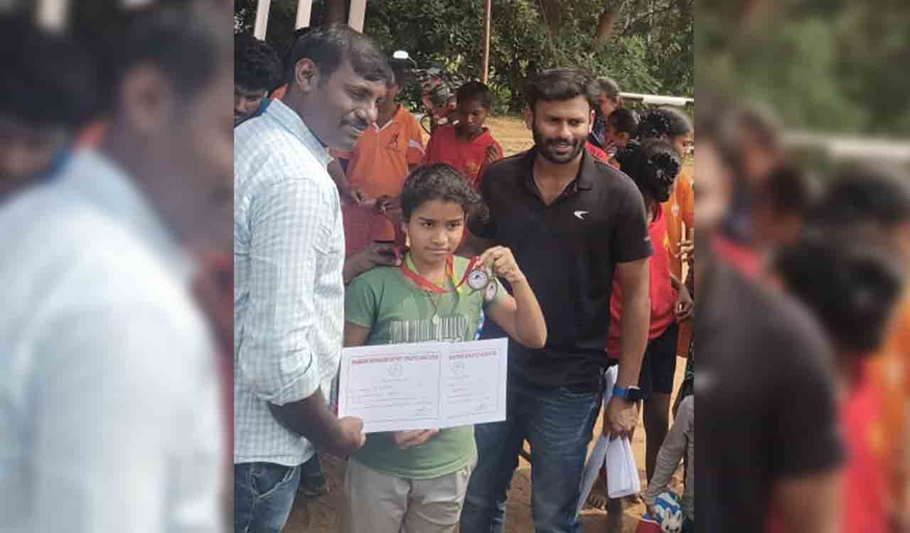 Slain FRO’s daughter Kruthika shows grit, wins two medals days after father’s death