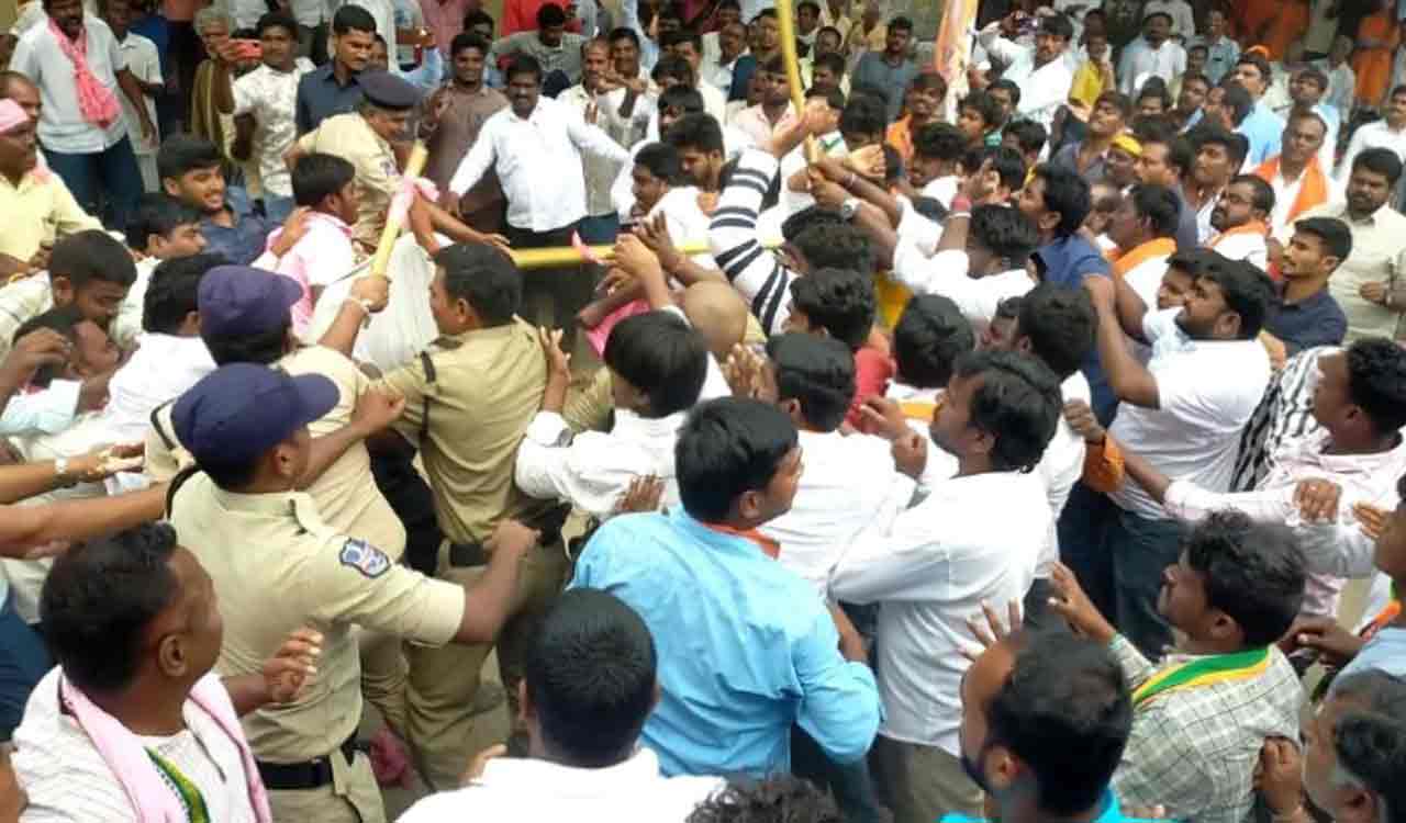 Munugode bypoll: CPI demands stern action against BJP for attack on TRS leaders