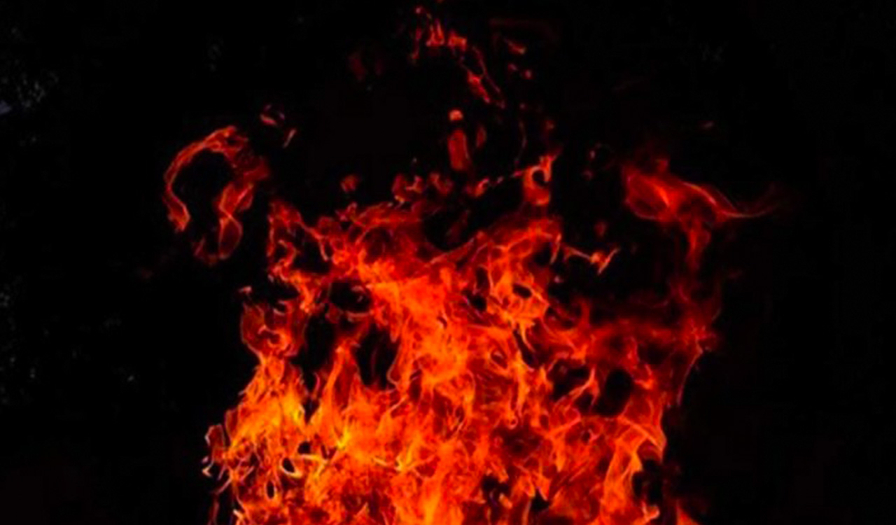 BTech student sets himself ablaze at private college in Ibrahimpatnam