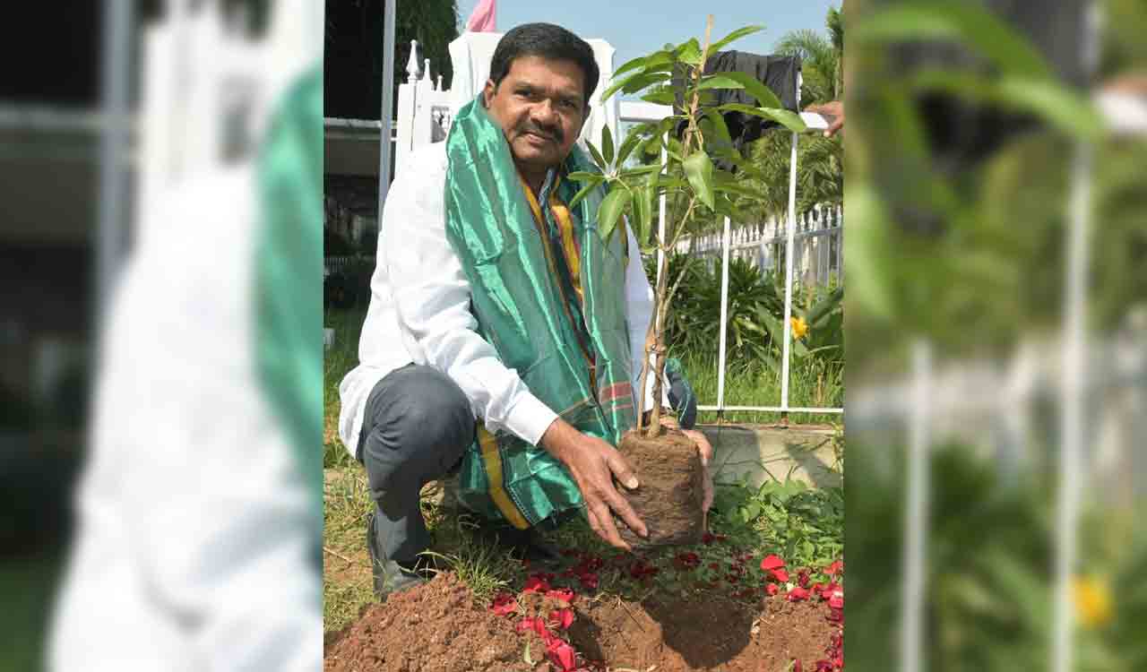 TSDDCFL chairman Soma Bharat Kumar takes part in Green India Challenge