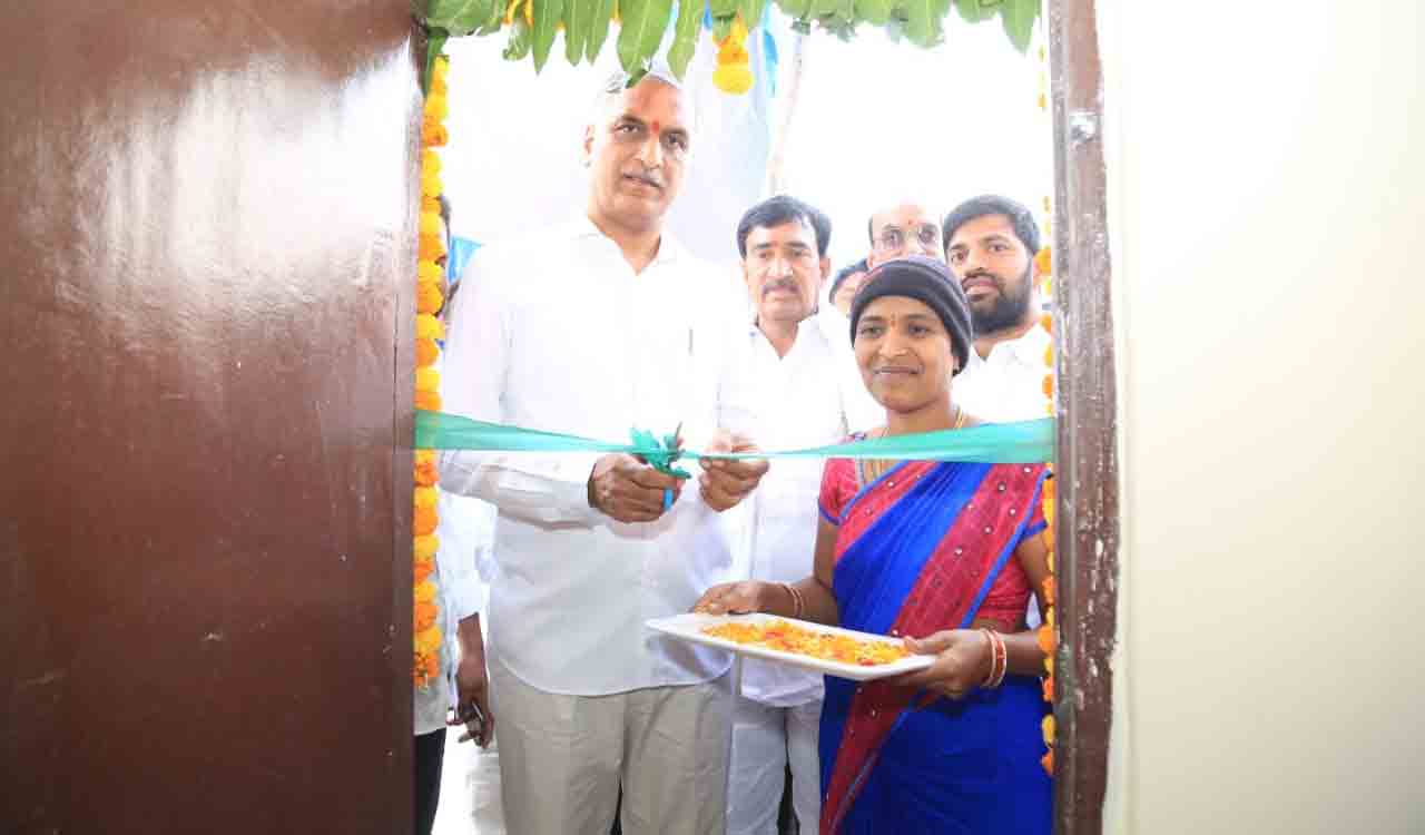 While Centre increases prices, KCR distributes fruits of development to poor: Harish