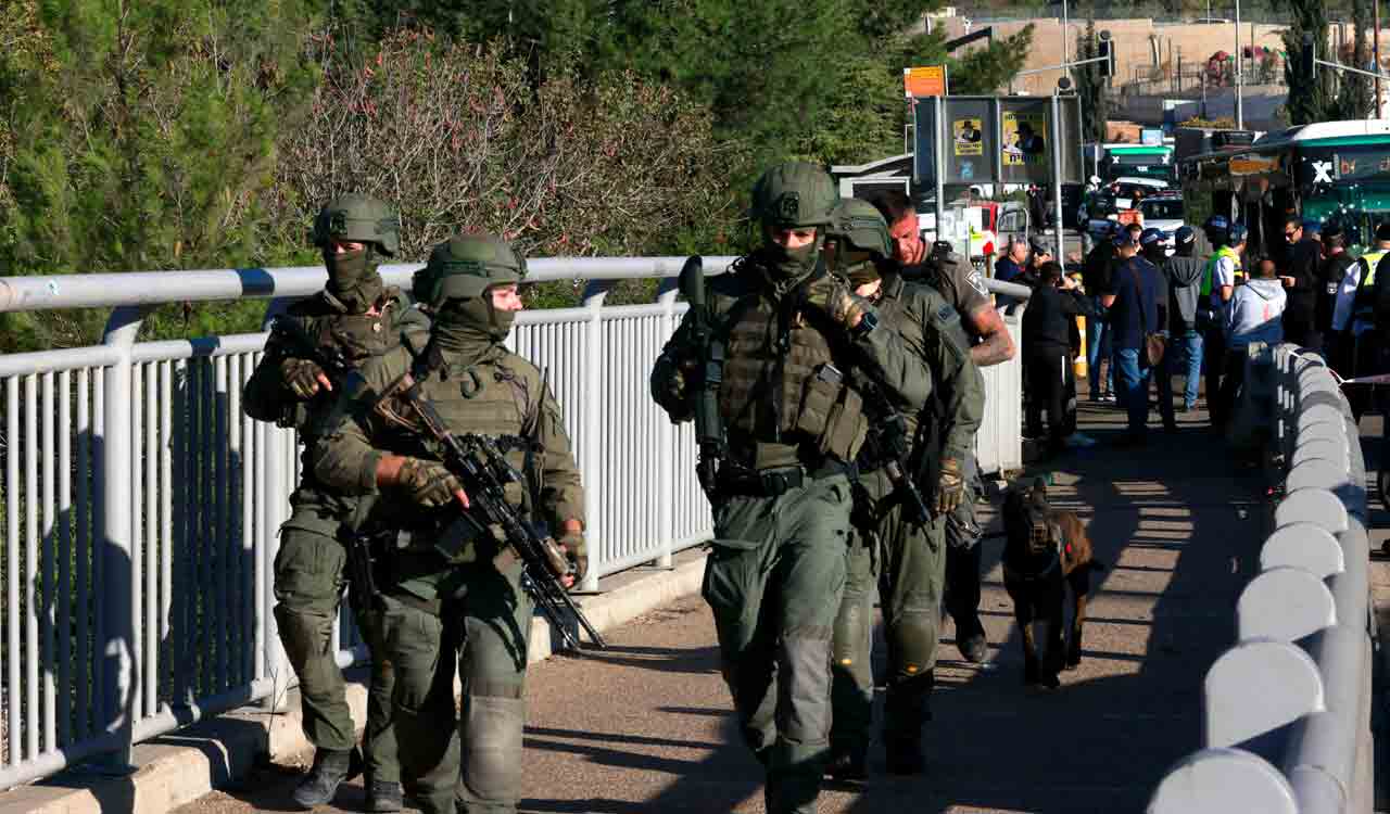 Blasts in Jerusalem wound 14; suspected Palestinian attack