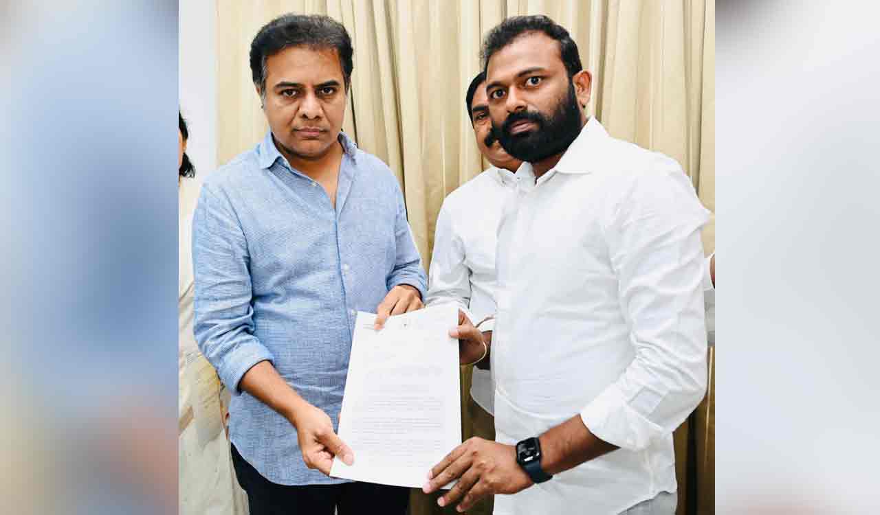 Ktr Agrees To Tsiic Spaces For Ev Charging Centres-telangana Today