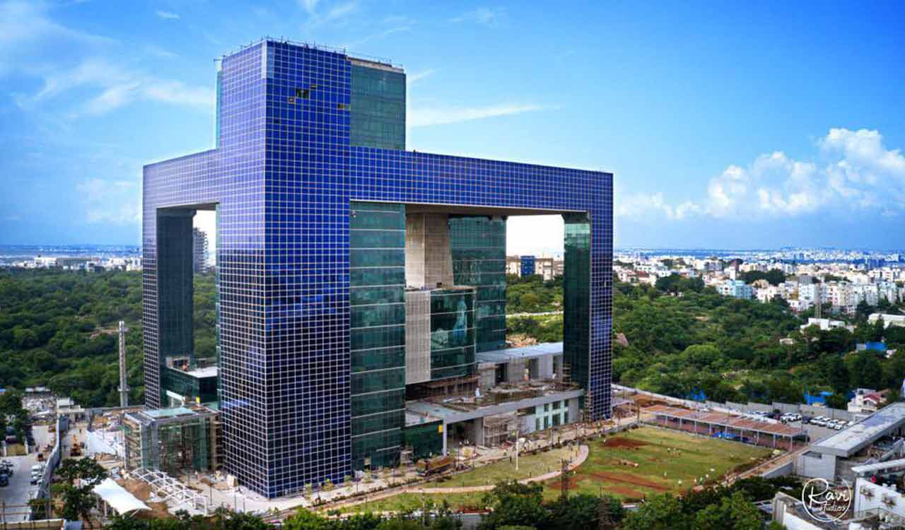 MLA poaching case: B Srinivas reaches ICCC building to appear before SIT