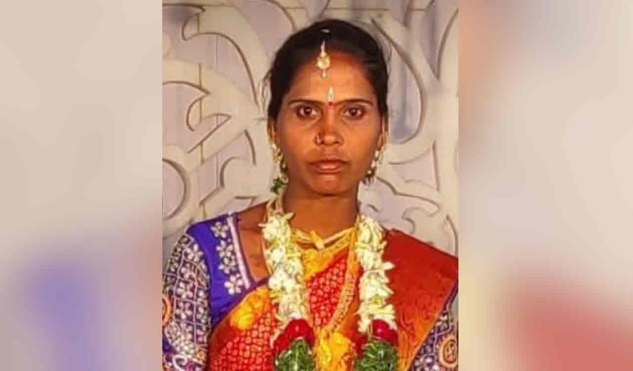 Missing woman found dead in agricultural well in Karimnagar