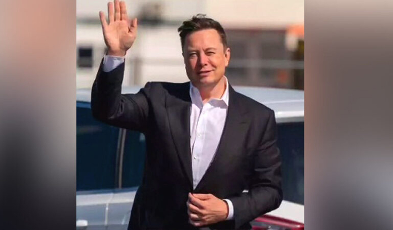 Widespread Twitter layoffs begin a week after Musk takeover