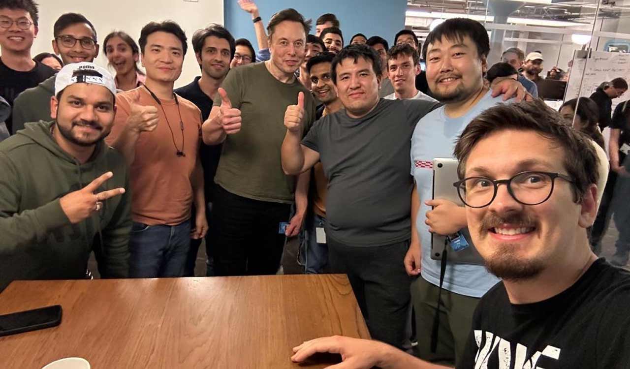 Elon Musk takes a late-night deep dive with coders at Twitter