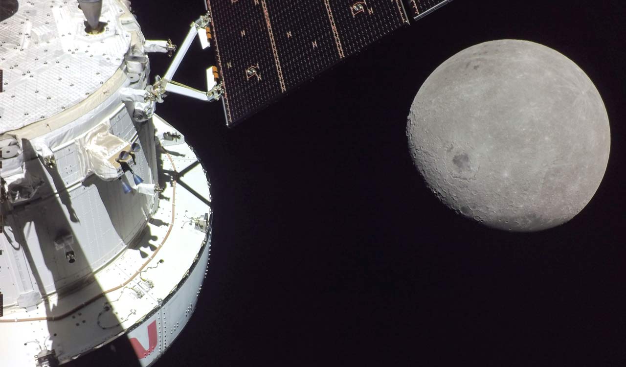 NASA Orion spacecraft makes closest flyby of Moon at 130 kms distance