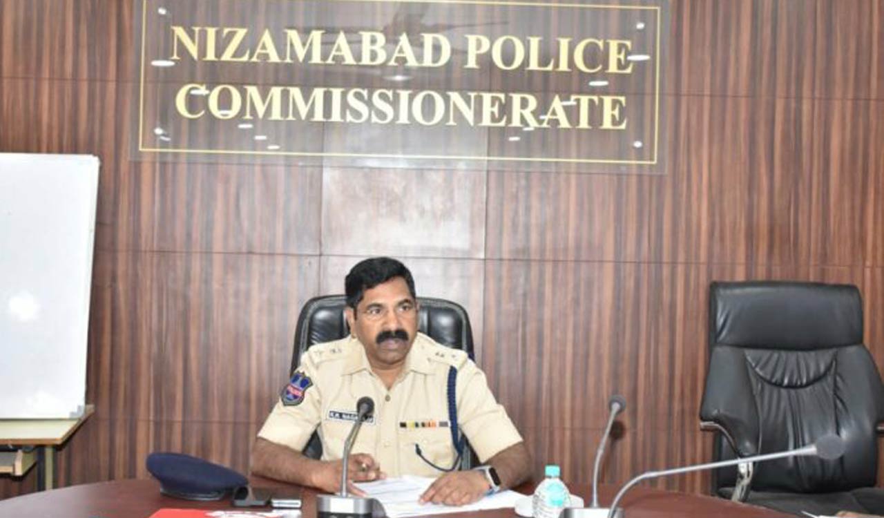 Train police personnel in Papillon device usage: Nizamabad CP tells officials