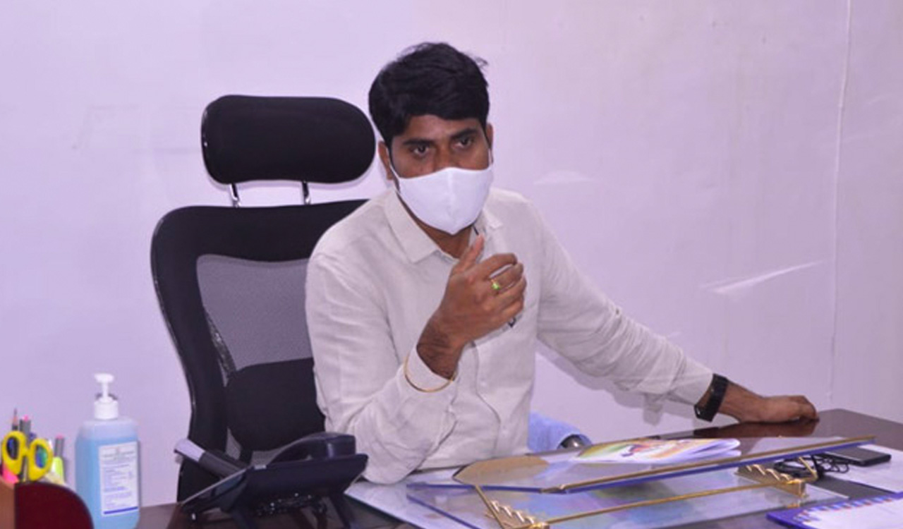 Nizamabad Collector urges officials to resolve podu land issues on war footing