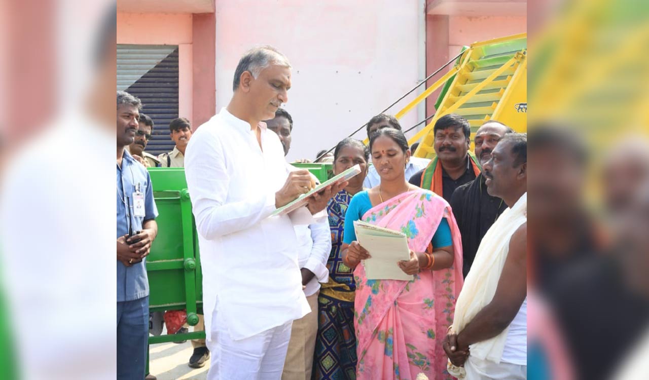 Identify farmers having more than 10 acres to encourage Oil Palm cultivation: Harish Rao