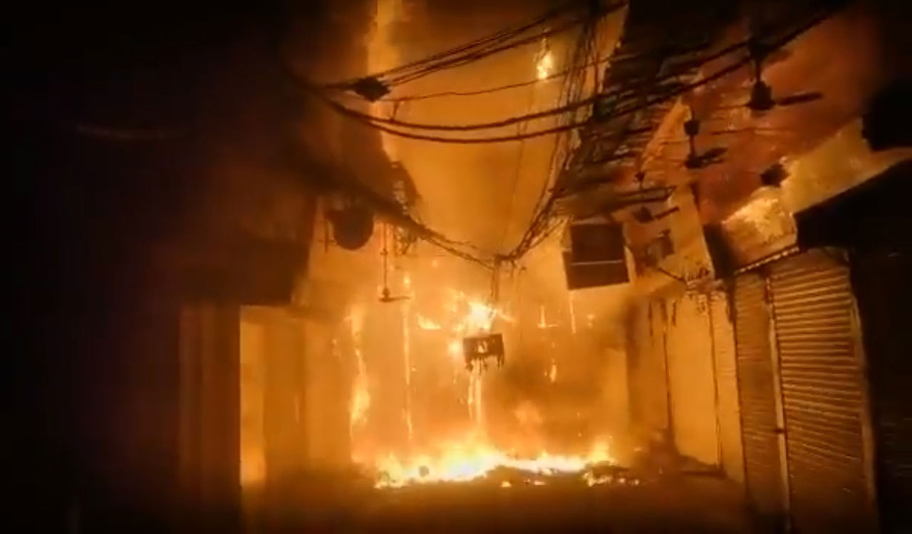 Over 50 shops gutted in fire at wholesale market in Delhi’s Chandni Chowk