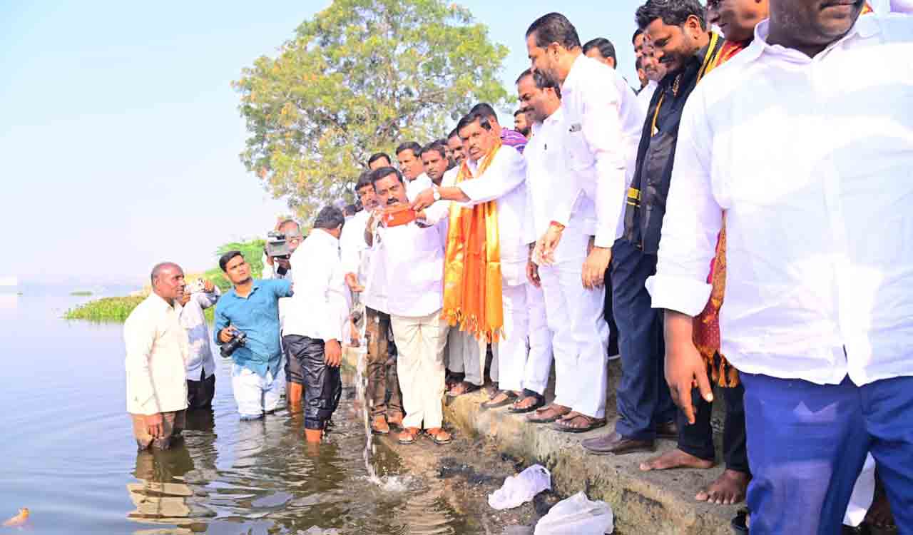 Enrol as members of new fishermen cooperative societies: Patancheru MLA