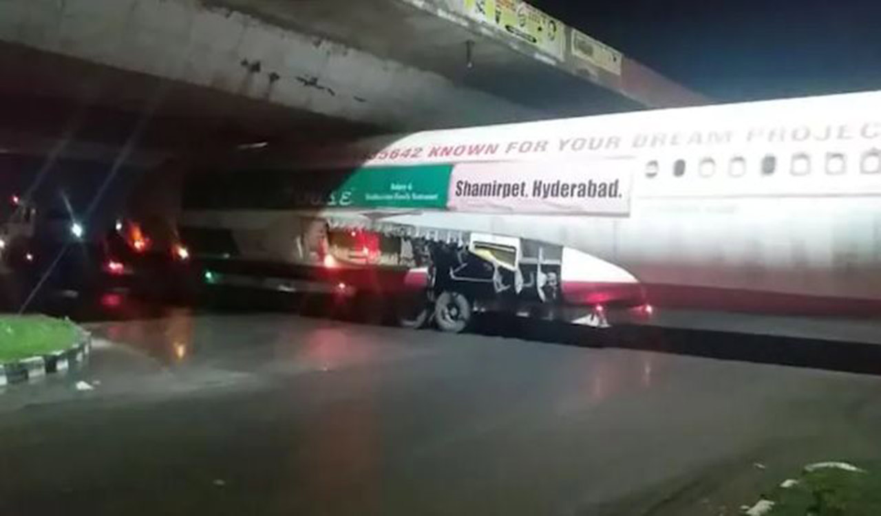 Aeroplane gets stuck on underpass in Andhra Pradesh’s Bapatla