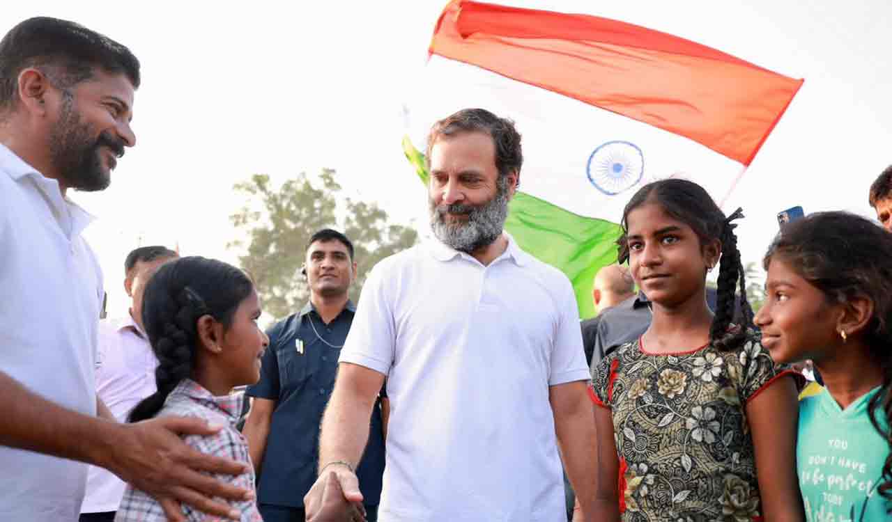 Rahul Gandhi resumes Bharat Jodo Yatra in Sangareddy