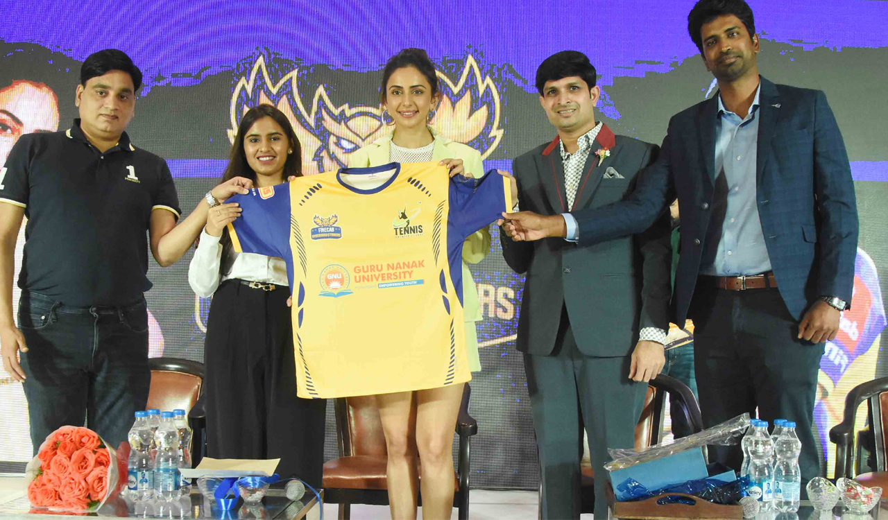 Rakul unveils Hyderabad Strikers’ jersey ahead of Tennis Premier League