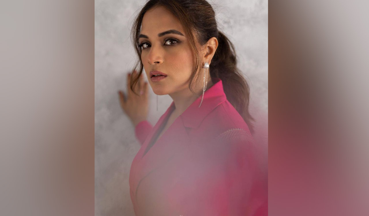 Richa Chadha apologizes after being trolled over “Galwan says hi” tweet