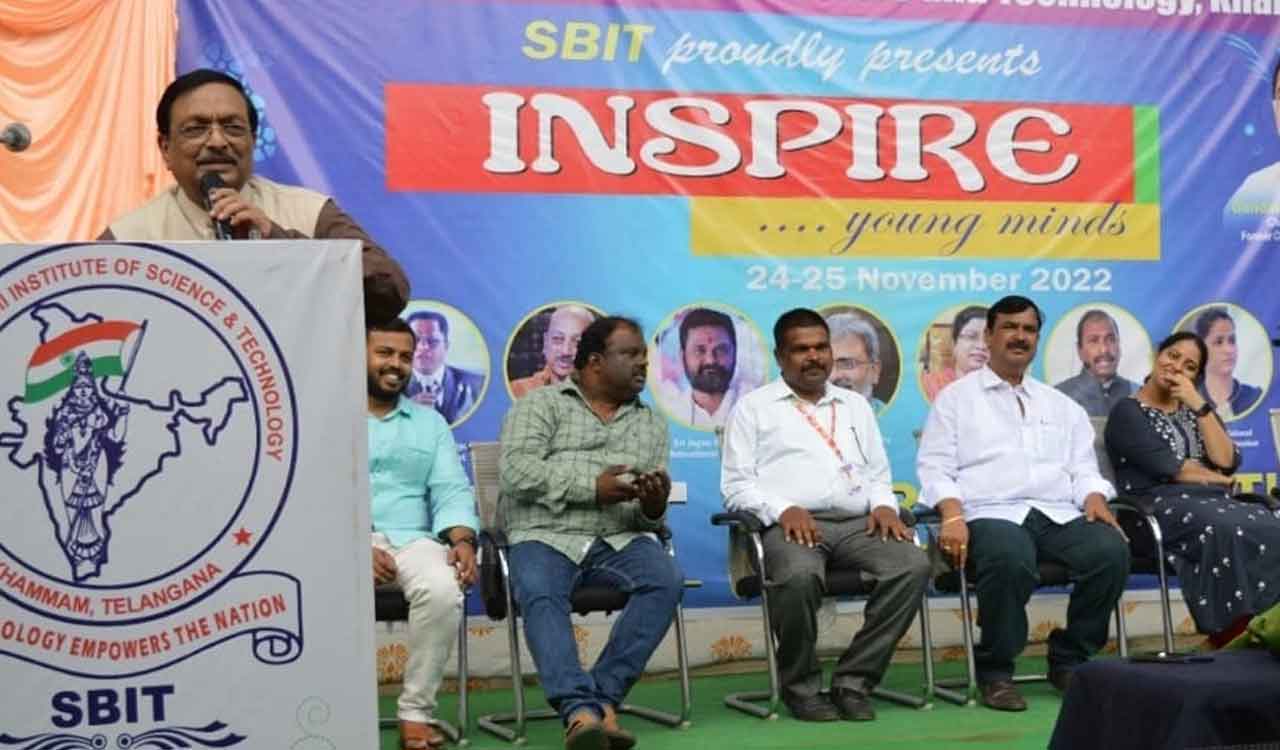 Moving forward with a goal is key to success: Experts