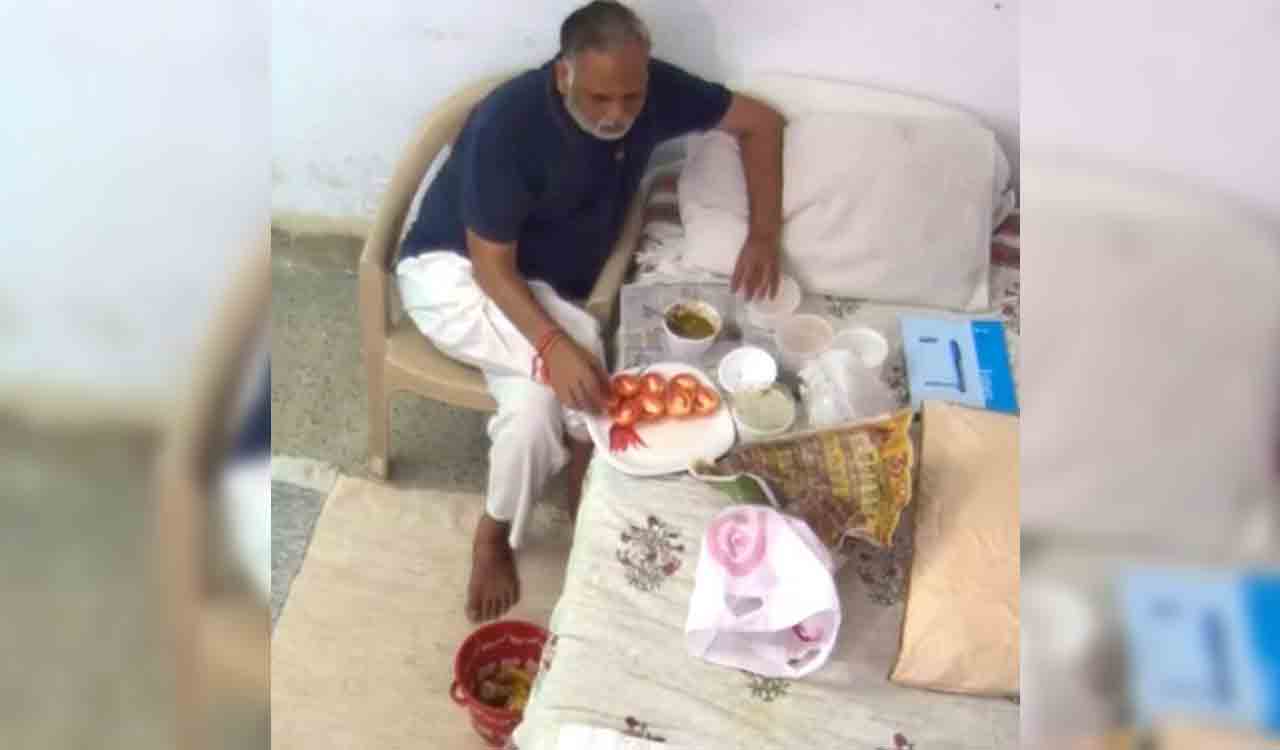 New video emerges of Satyendar Jain having food inside Tihar jail cell