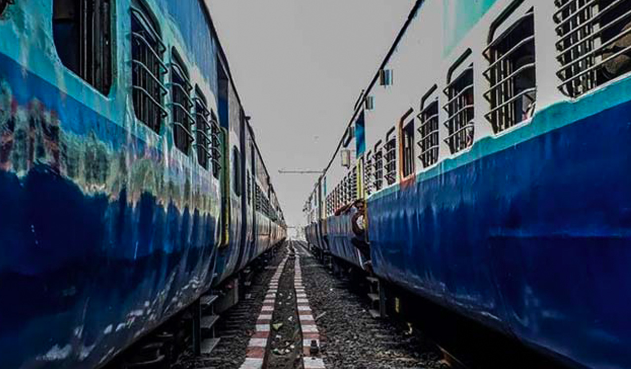 Bareilly: Army man pushed under train by TTE dies