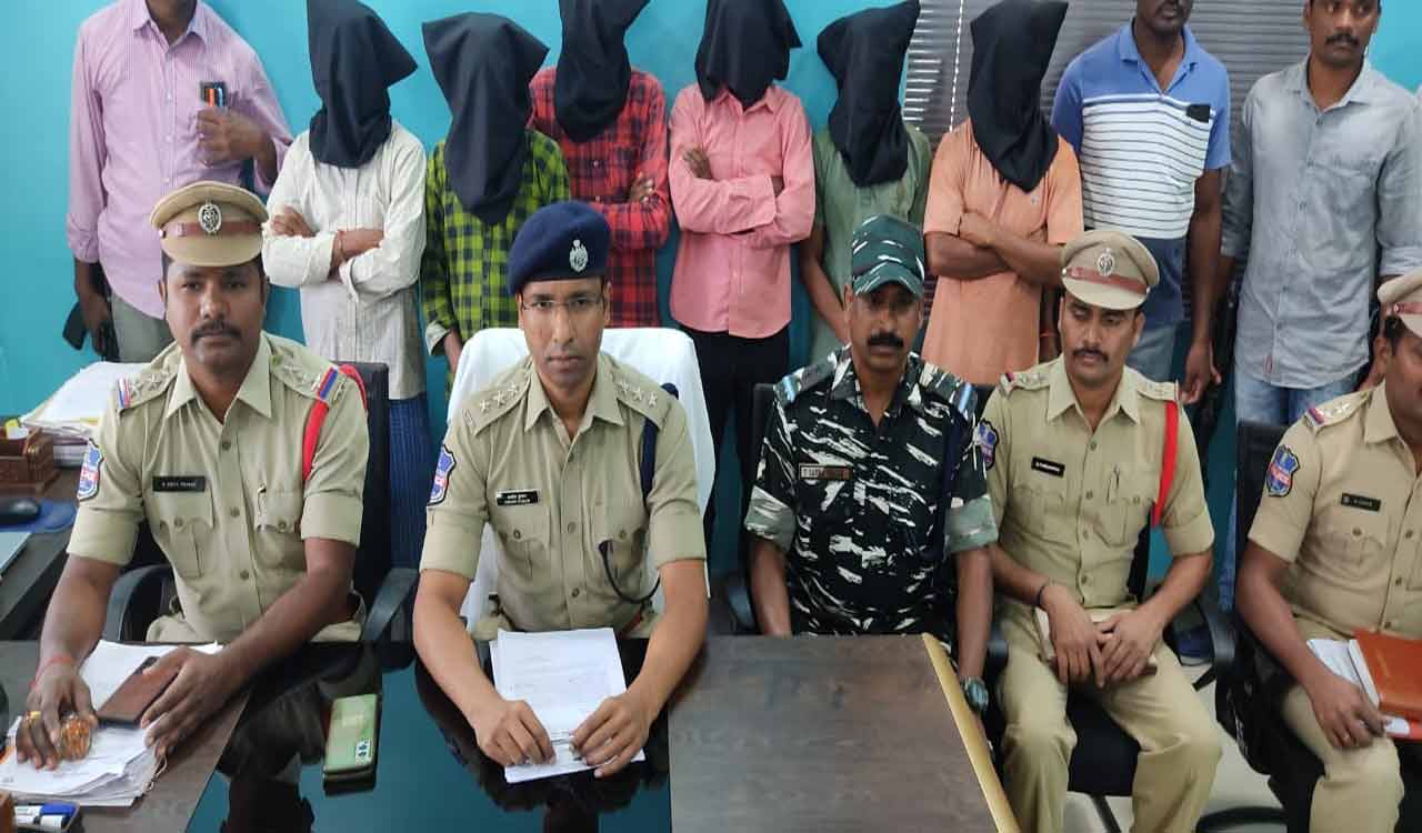 Police arrest six Maoist militia members in Mulugu