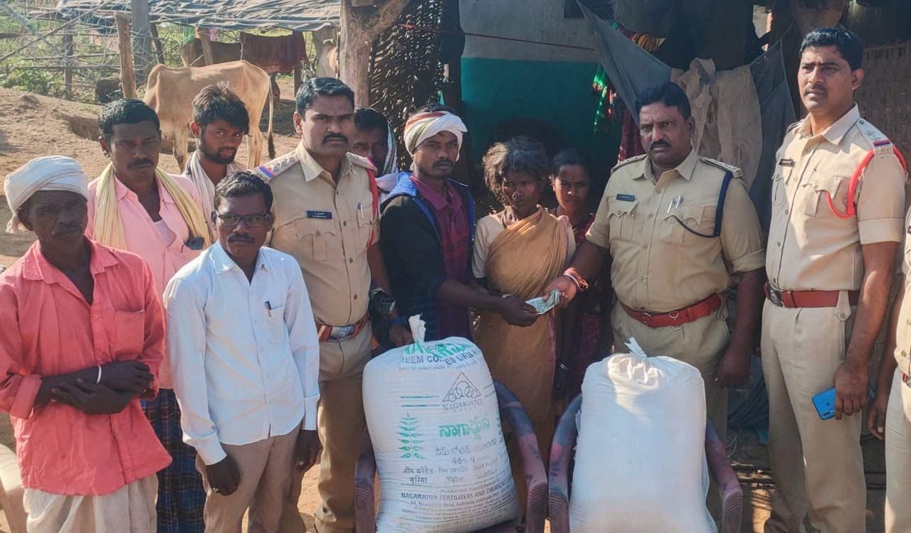 Police extend financial help to kin of tiger killing in Asifabad