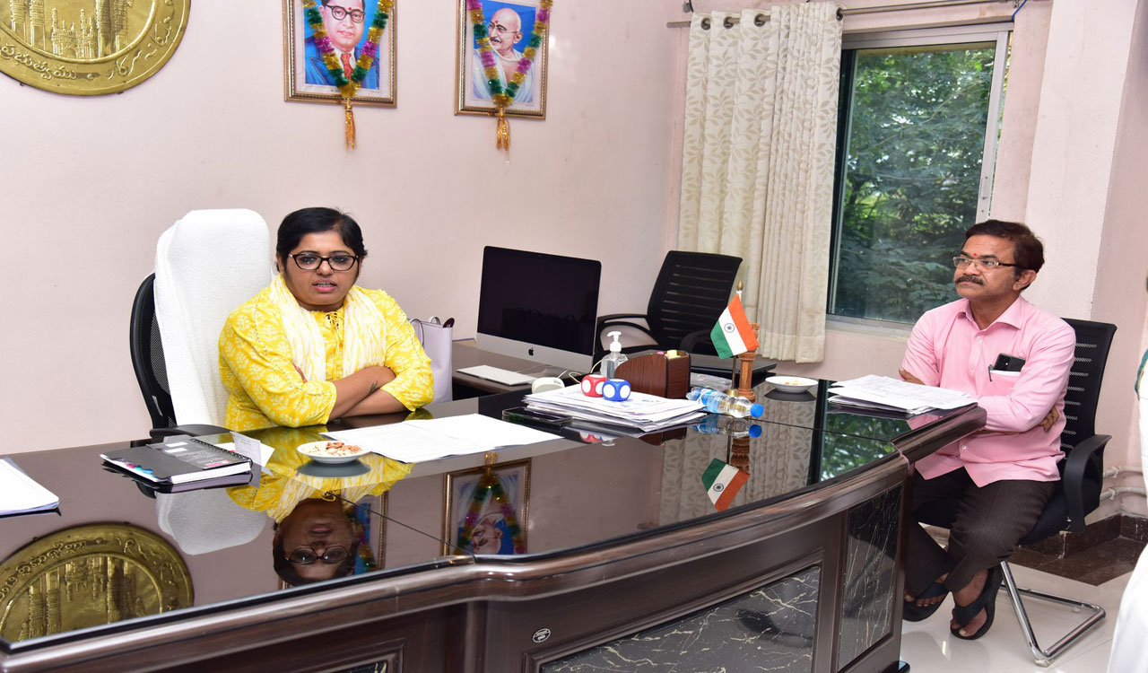 Collector tells officials to expedite paddy procurement in Mancherial