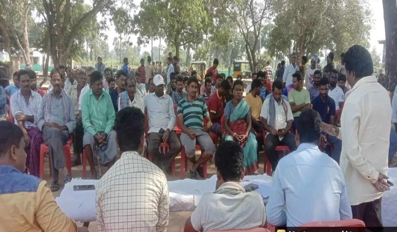 FRO killing: Gram Panchayat resolution seeks eviction of Gutti Koyas in Kothagudem