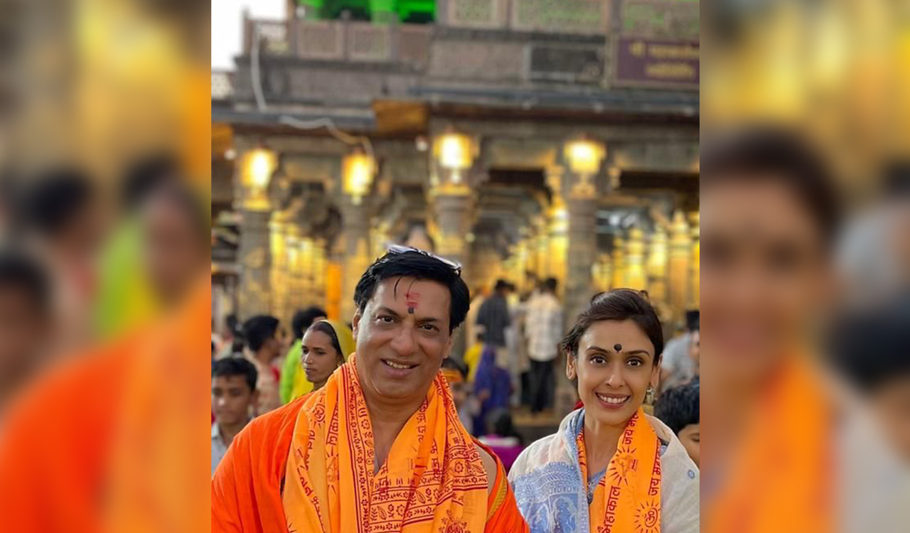 Hrishitaa Bhatt visits Mahakal Temple with Madhur Bhandarkar