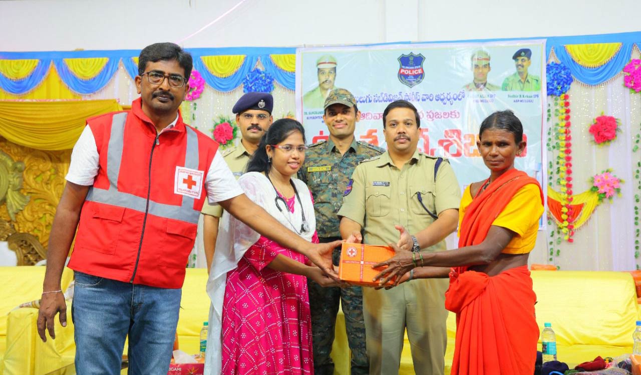 Mulugu: 1400 tribal people get free aid at mega health camp by police