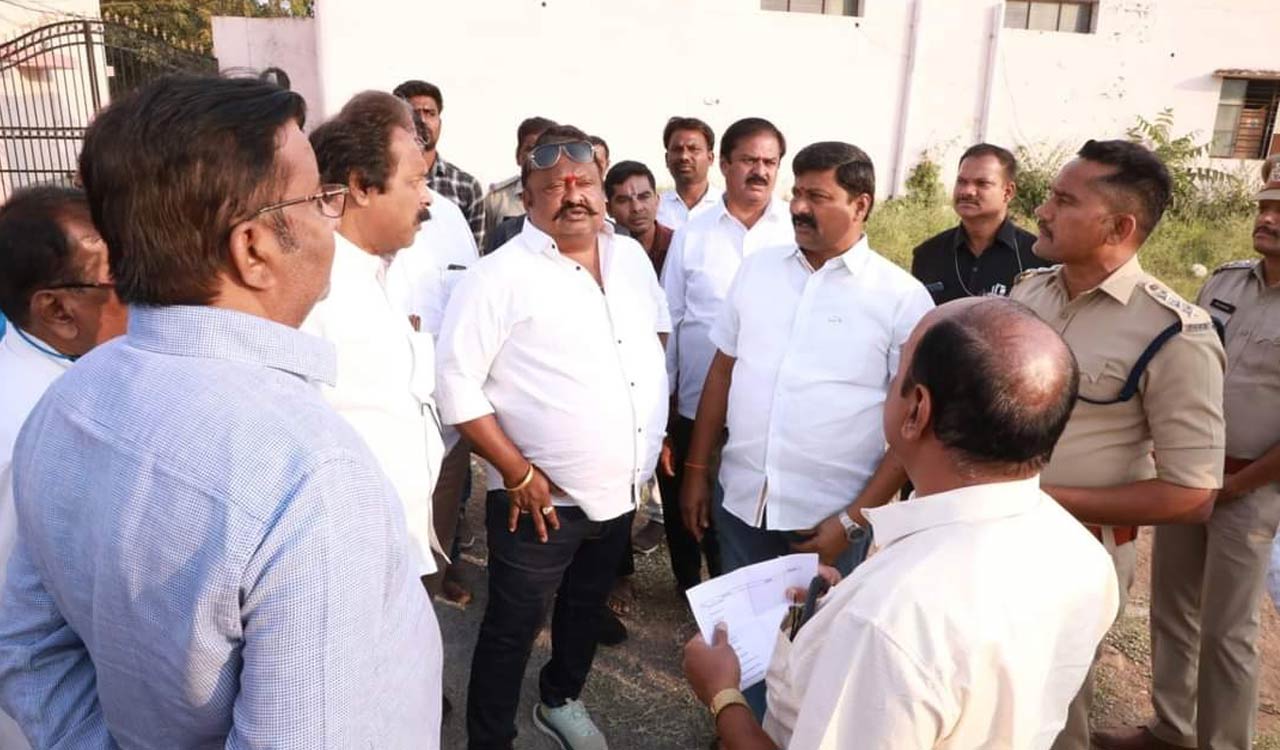 Gangula examines arrangements for Numaish in Karimnagar